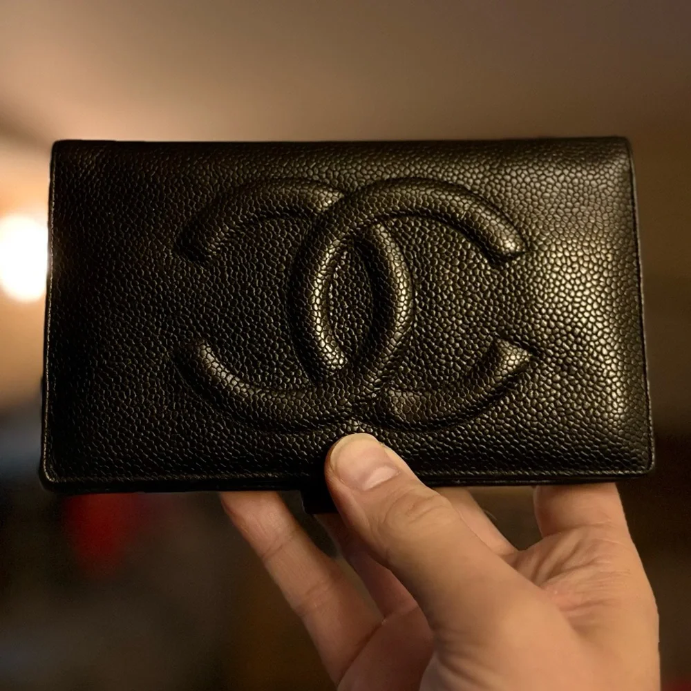 CHANEL Classic Black Pebbled Wallet - Picture 8 of 9